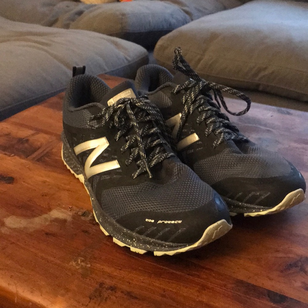 New balance navy shoes